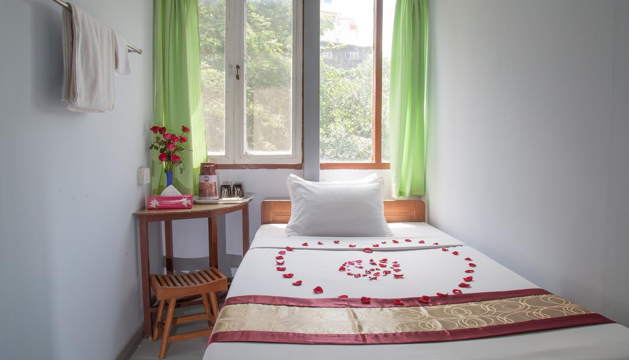 Mother Land Inn 2 Yangon Dış mekan fotoğraf