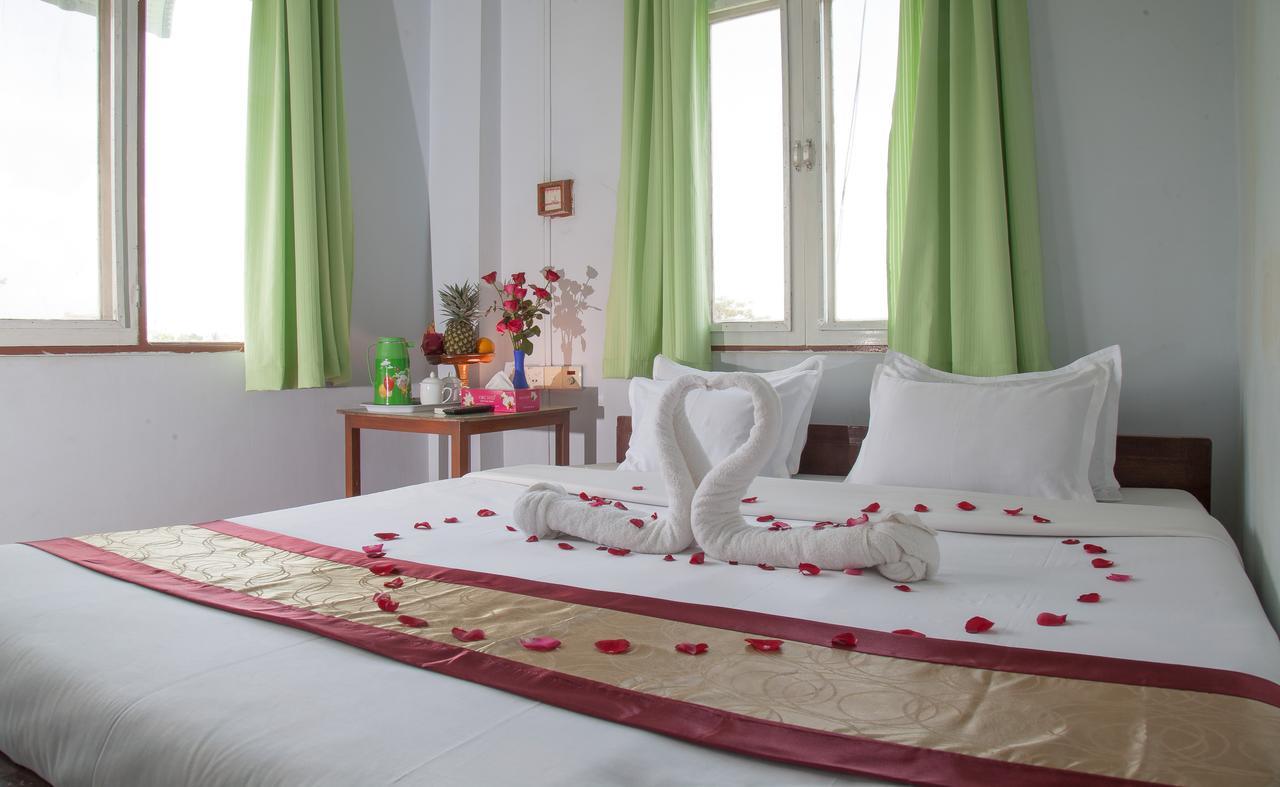Mother Land Inn 2 Yangon Dış mekan fotoğraf