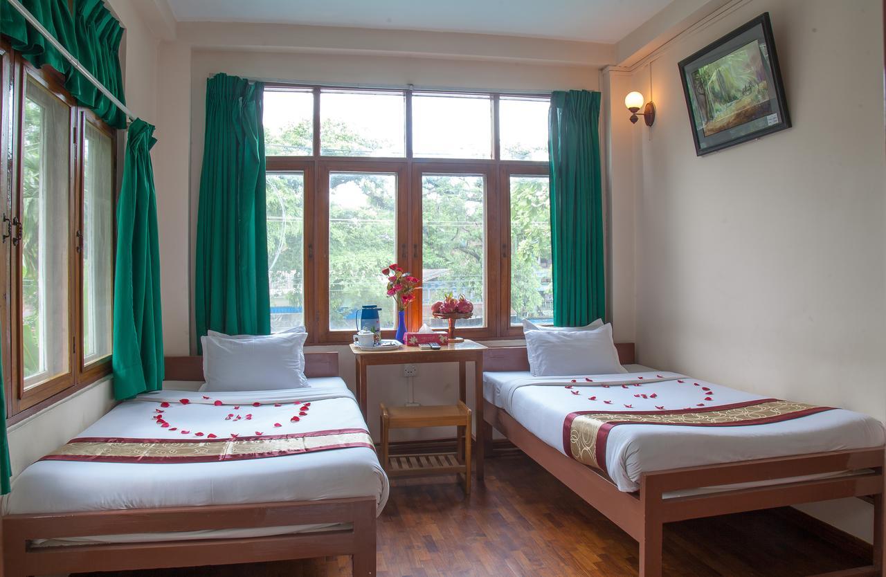 Mother Land Inn 2 Yangon Dış mekan fotoğraf