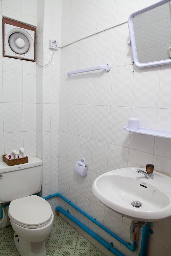 Mother Land Inn 2 Yangon Dış mekan fotoğraf