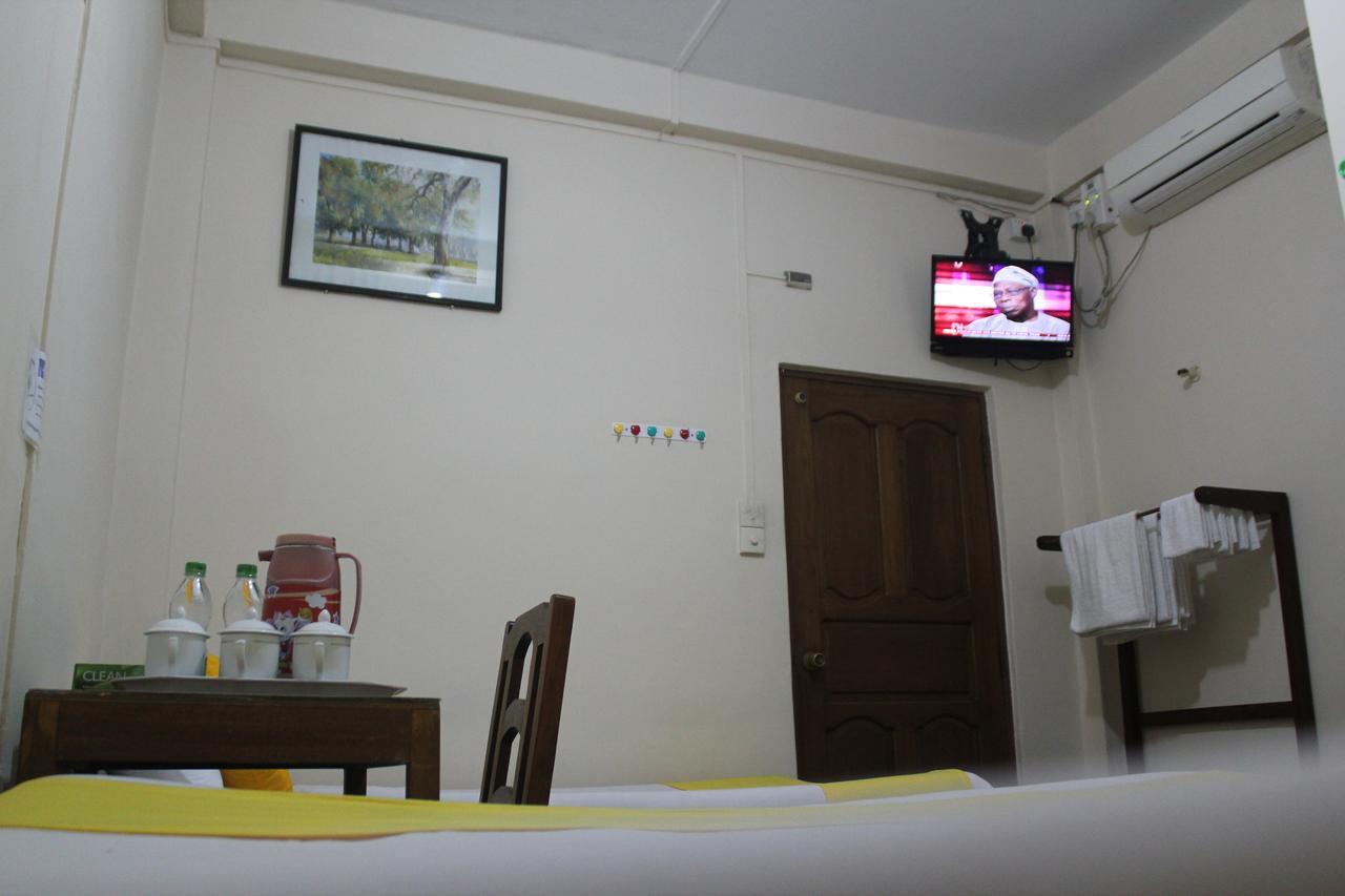Mother Land Inn 2 Yangon Dış mekan fotoğraf