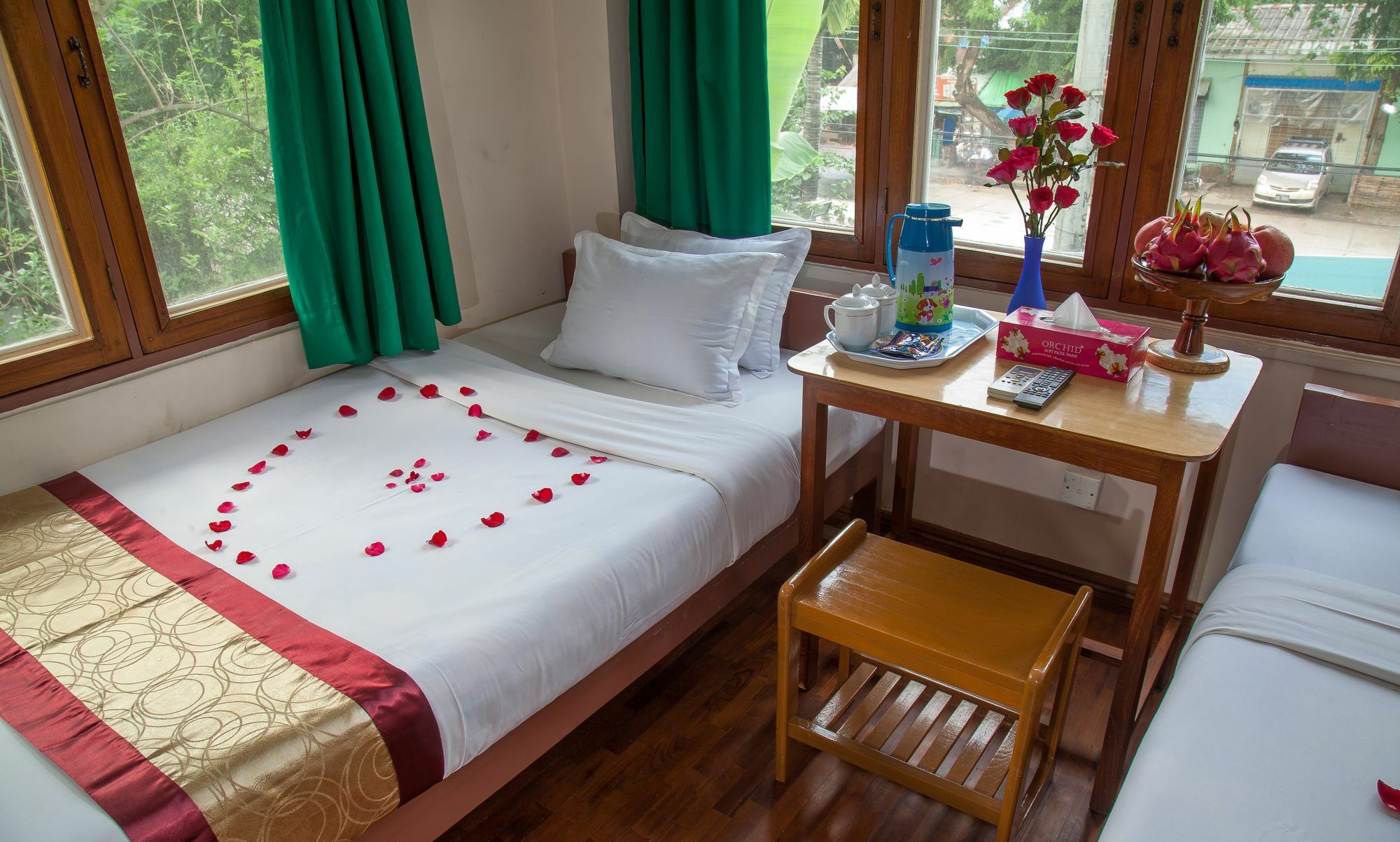 Mother Land Inn 2 Yangon Dış mekan fotoğraf